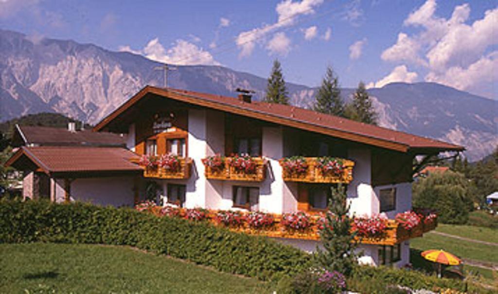 Gaestehaus Annabell Und Barbara Hotel Sautens Exterior photo